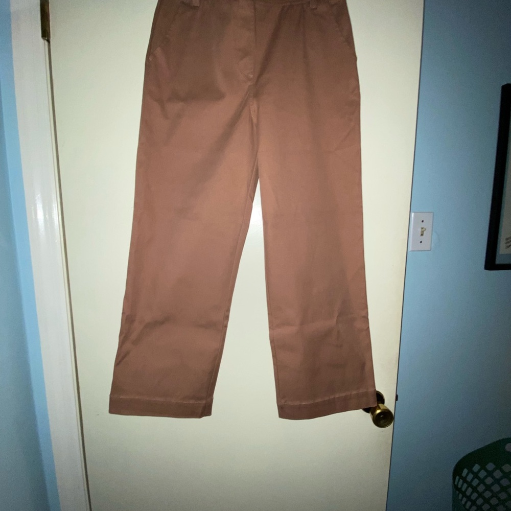 NWOT Betabrand wide leg pants. Never worn. Stretchy waist. Cropped at the ankle